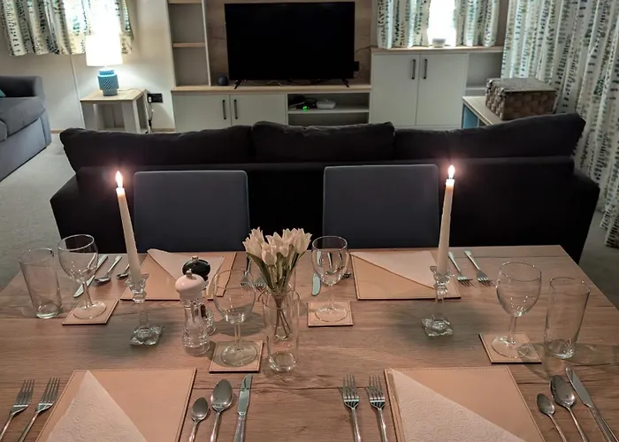 Luxury Lodge @ Hoburne Devon Bay