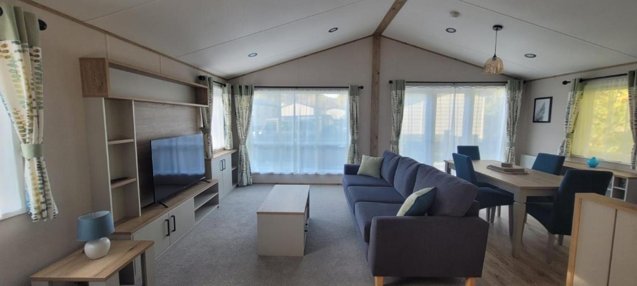 Luxury @ Hoburne Devon Bay