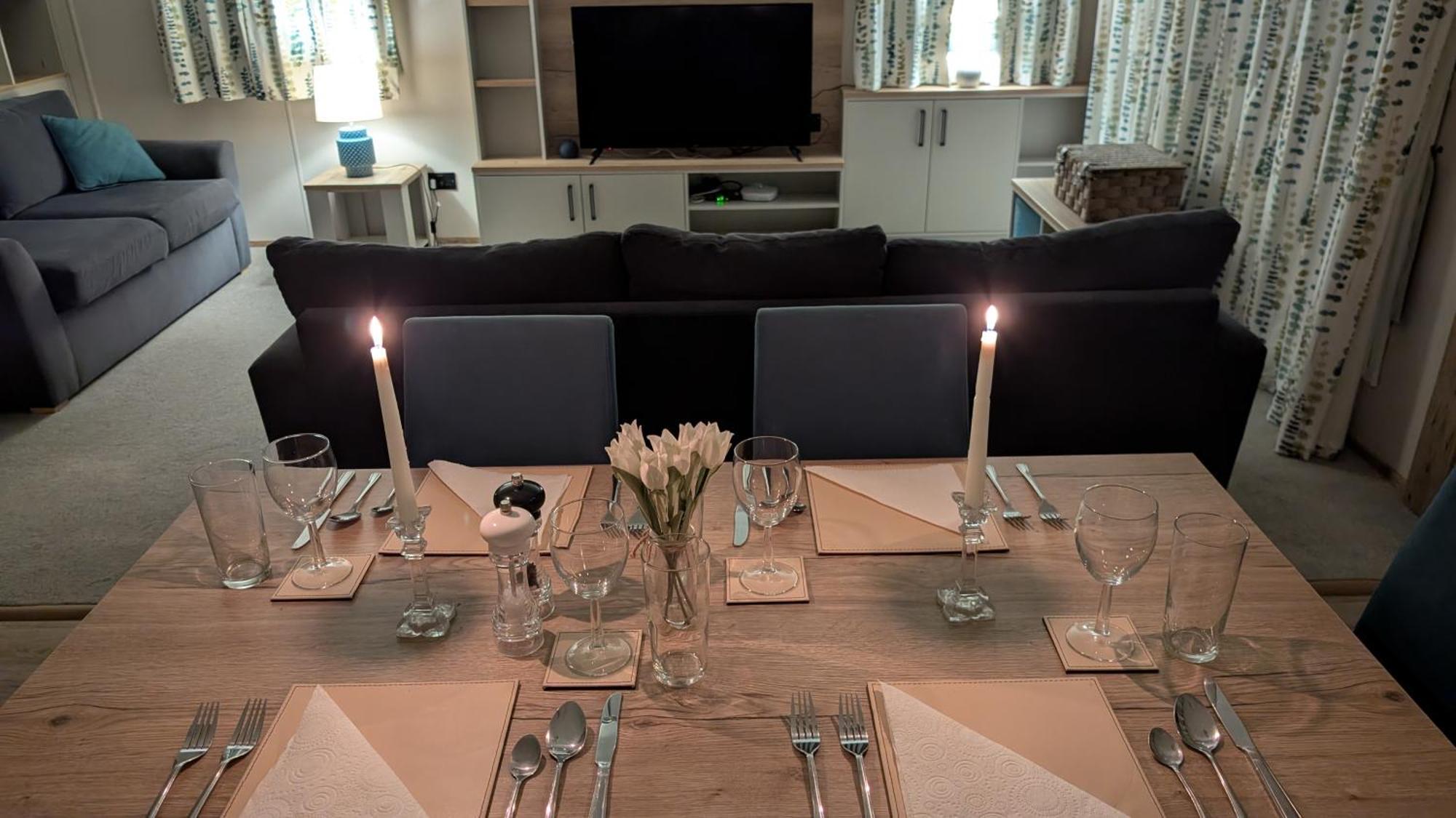 Chalet Luxury @ Hoburne Devon Bay