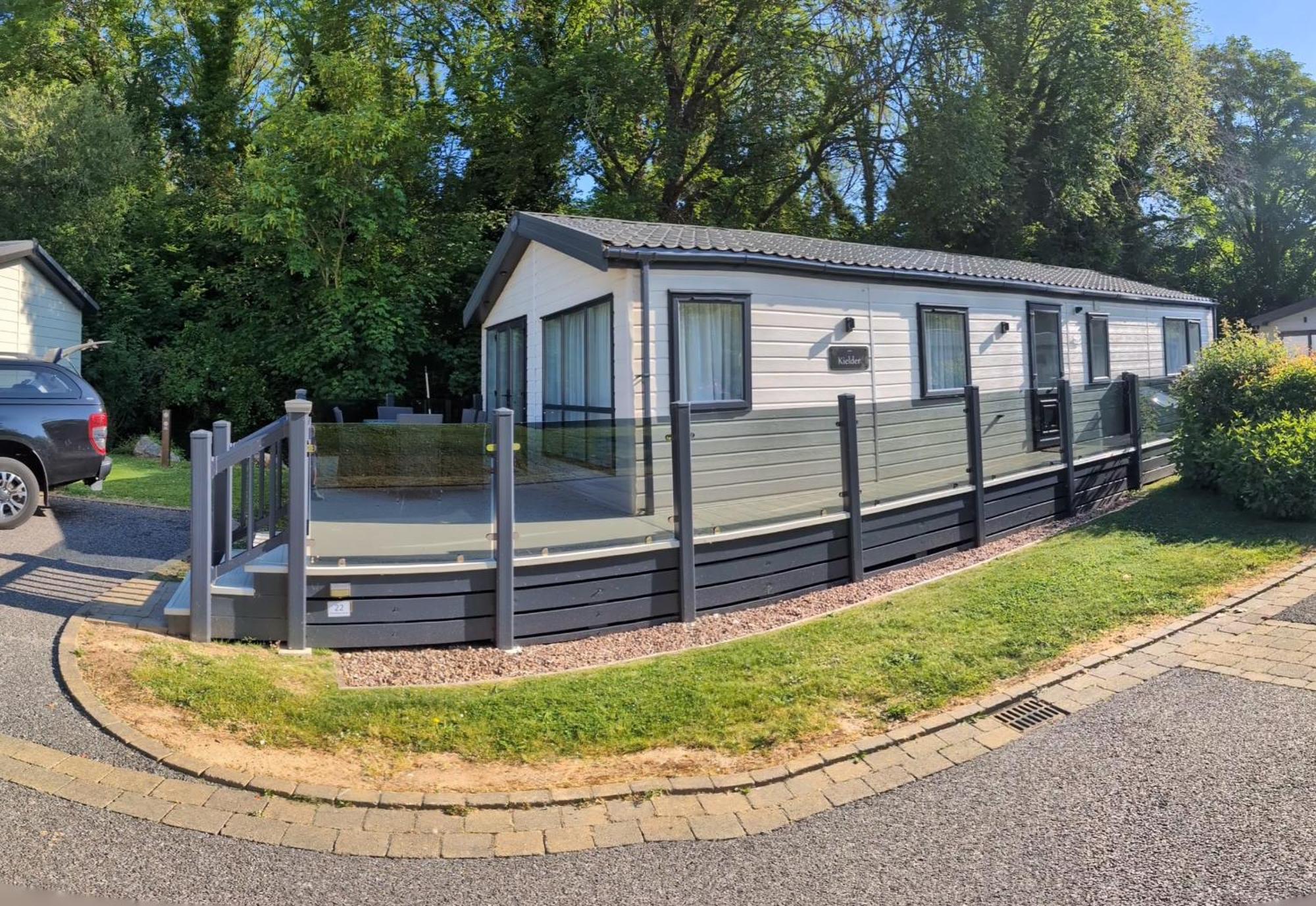 Chalet Luxury @ Hoburne Devon Bay
